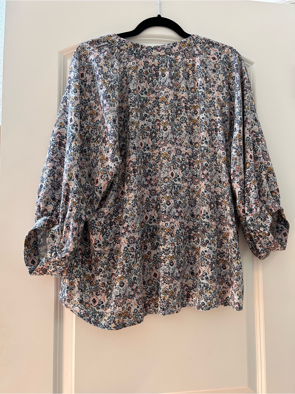 Roan+Ryan Alice Raglan Peasant Floral Artistry Blouse 3/4 Sleeve w/Button/V-Neck - Picture 6 of 9